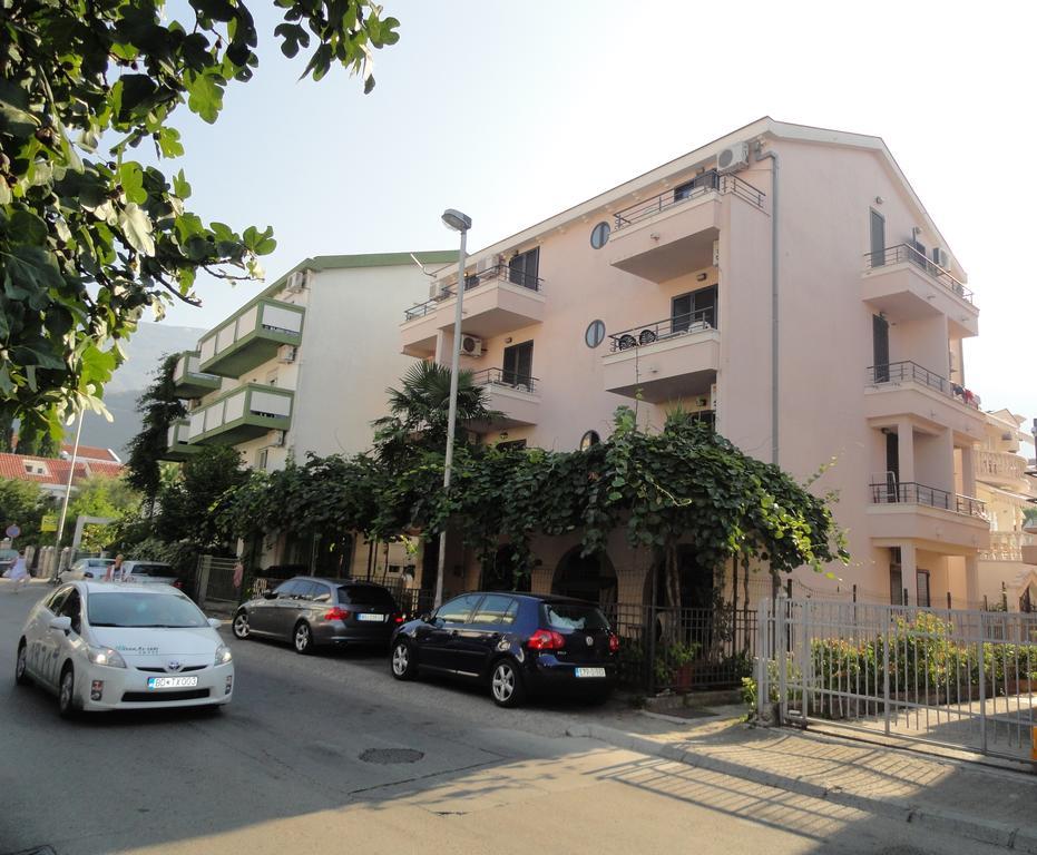 Apartments Mare Budva Bagian luar foto