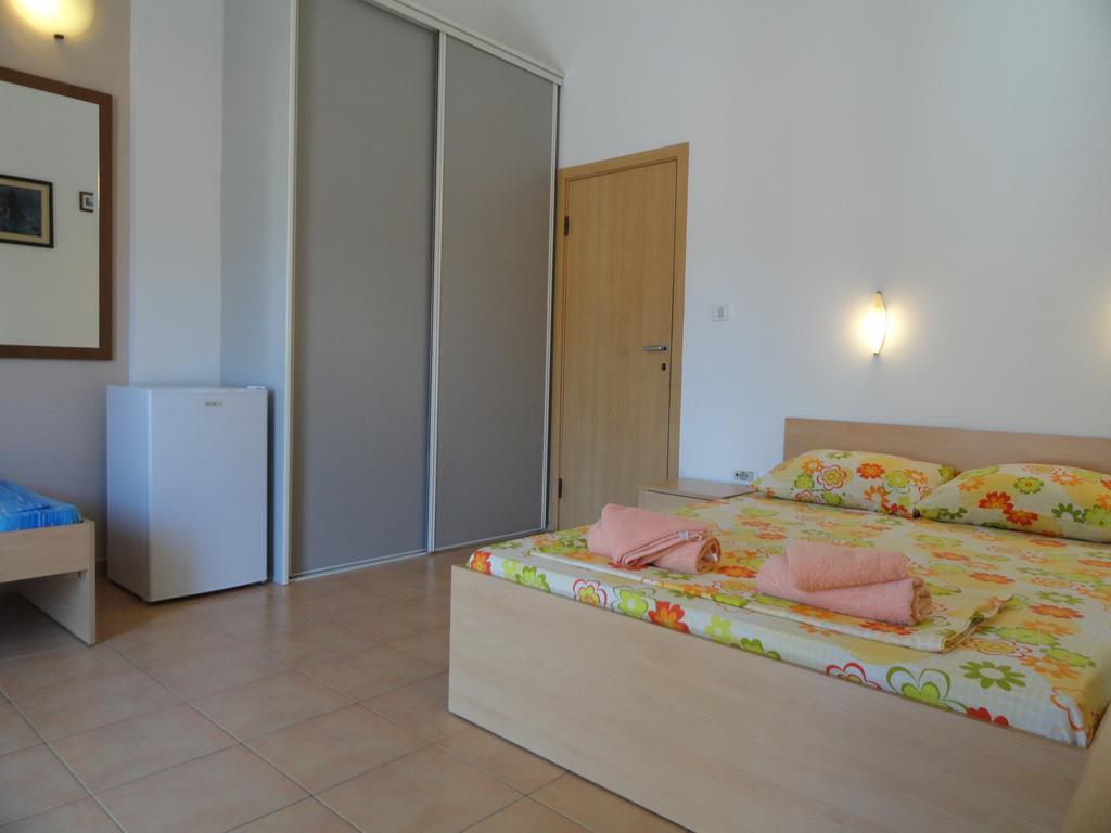 Apartments Mare Budva Bagian luar foto
