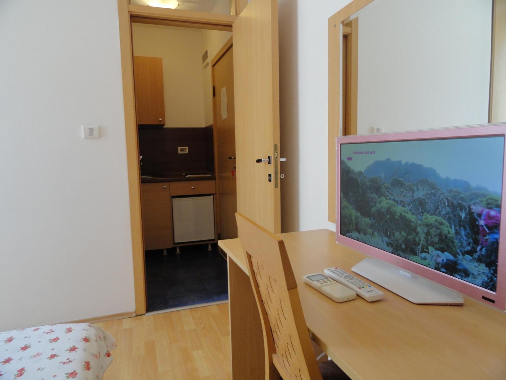 Apartments Mare Budva Bagian luar foto