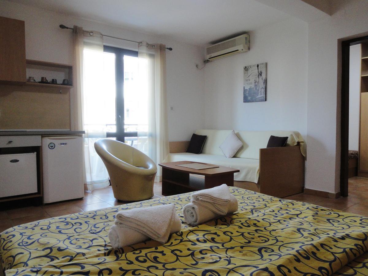 Apartments Mare Budva Ruang foto
