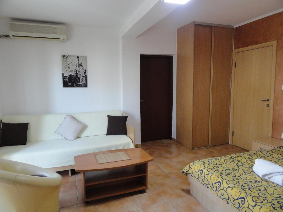 Apartments Mare Budva Ruang foto