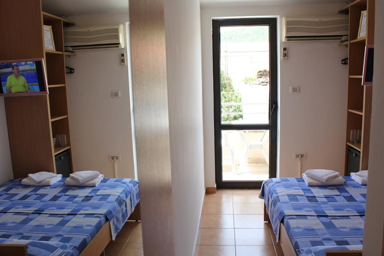 Apartments Mare Budva Ruang foto