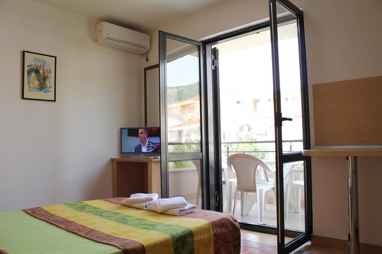 Apartments Mare Budva Ruang foto