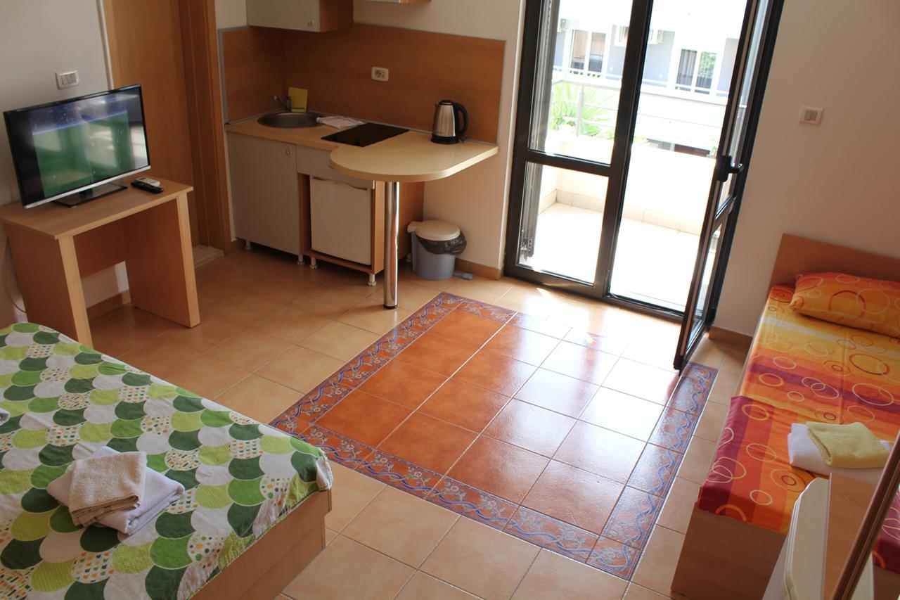 Apartments Mare Budva Bagian luar foto