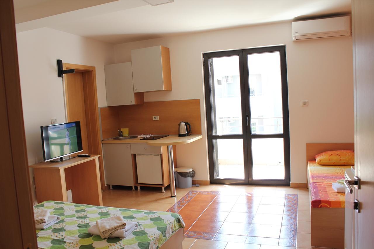 Apartments Mare Budva Bagian luar foto
