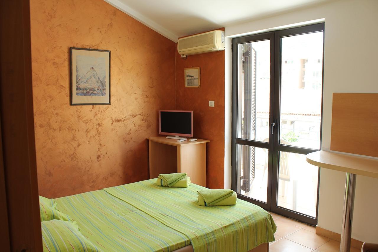 Apartments Mare Budva Ruang foto